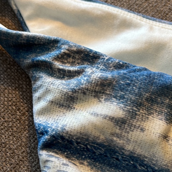 Billabong tie dye cheeky bikini bottom Small - Picture 3 of 3